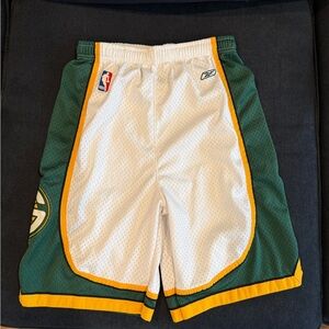 Vintage Reebok Seattle SuperSonics basketball shorts- Kids XL